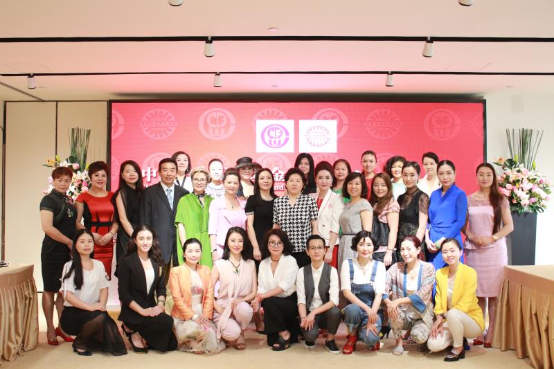 參加集體活動(dòng)